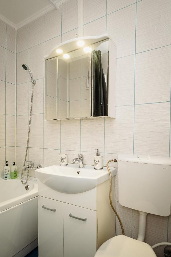 Blue House For 4 Guests With Netflix And Disney Iasi Exterior foto